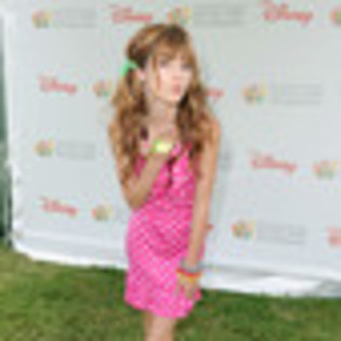 bella-thorne-648101l-thumbnail_gallery
