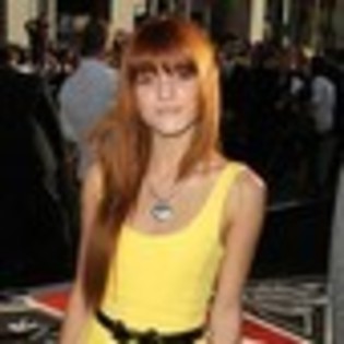 bella-thorne-729745l-thumbnail_gallery