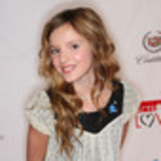 bella-thorne-991216l-thumbnail_gallery - BELLE 2012