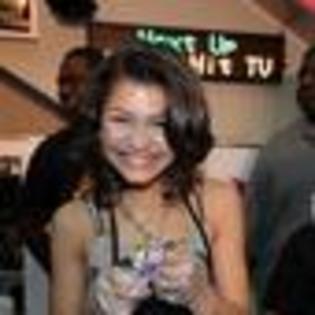 zendaya-coleman-307956l-thumbnail_gallery - zendaya colemen