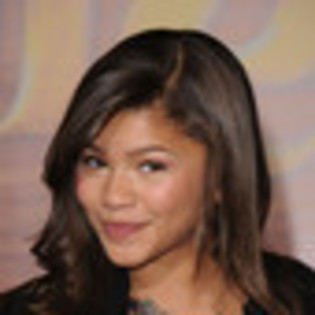 zendaya-coleman-587948l-thumbnail_gallery