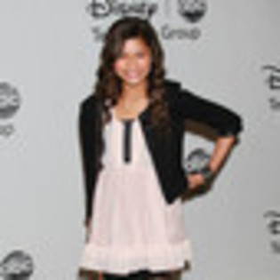 zendaya-coleman-788674l-thumbnail_gallery