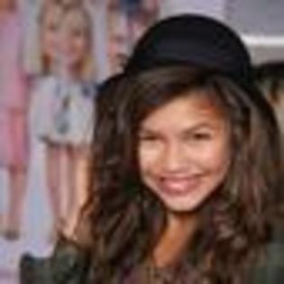 zendaya-coleman-811272l-thumbnail_gallery - zendaya colemen