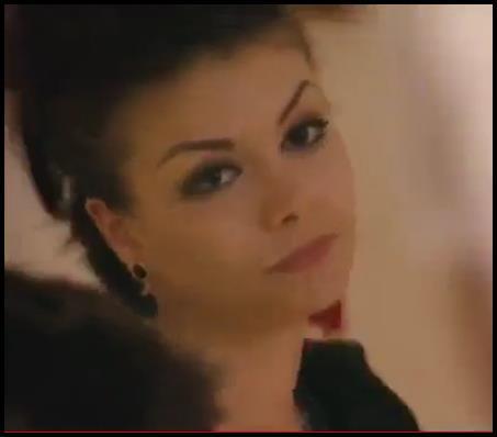 mars ma delma =))) ca acum discut cu distrusa asta bortoasa =))) - x - Piscotsel Room - x