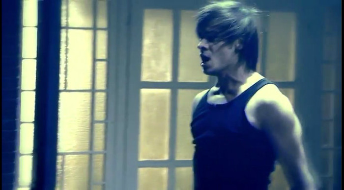 AUZII BWAA.. PISCAT ASTA =]]] NU E BORTOS ASA RAU..SA MAI INGRASAT PUTIN DAR NEAHH.../:) - x - Piscotsel Room - x