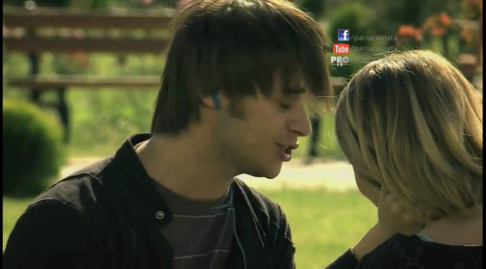 HAII TAIE.MAA X;X;X;X SA TE VADD... AHH...[ Luandu.i cutitu =]]] si o trantii in pat ] - x - Piscotsel Room - x