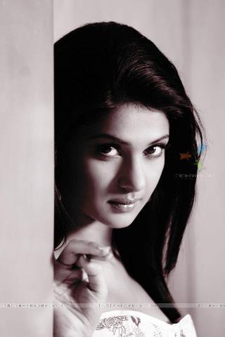 205281_106657446143413_1959984611_n