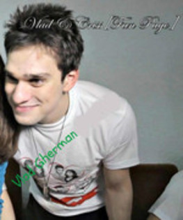 - Tu , dar eu nu te suport . Cand te vad imi vine sa-ti dau cu ceva in cap . - x - Dutuu Room - x