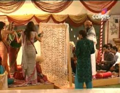 imagesCA0WNGSK - sara khan10
