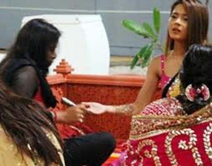 imagesCA6VE1PL - sara khan10