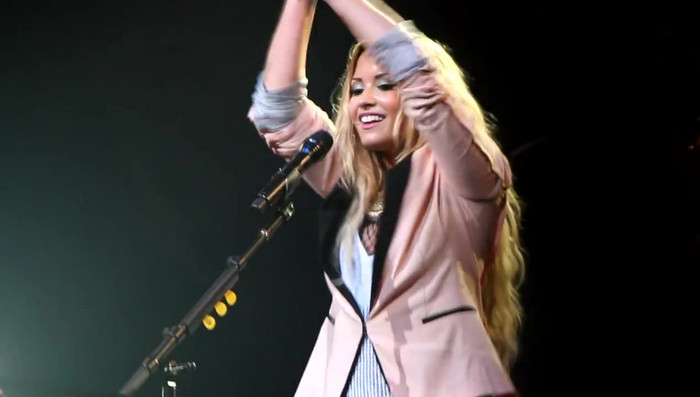 Demi Lovato @ San Diego County Fair- Here We Go Again 01122