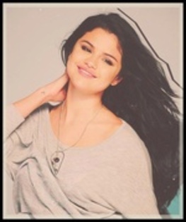75151163_PJOVHEF - selena gomez 2012