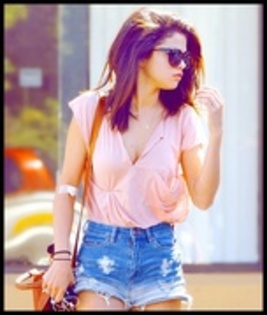 75151712_TEKYHCQ3 - selena gomez 2012
