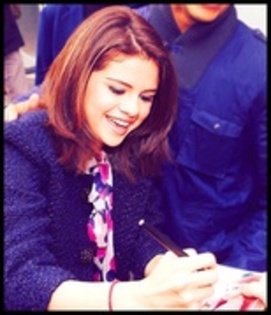 75151975_HPEHJIS - selena gomez 2012