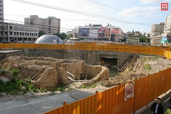 Ruinele in 2008 - Pasaj subteran cu ruine
