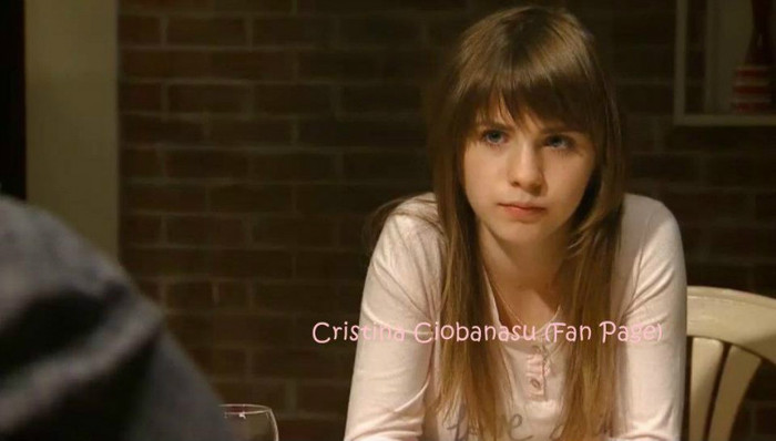 x. Erai de fata vaca aia statea peste elste el si lui ii placea :( Si tu o trageai de par paia - x - Piscotsel Room - x