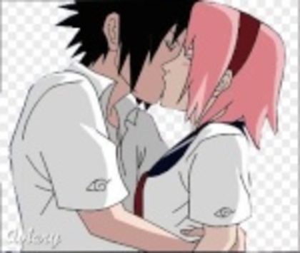 SasuSaku primul Sarut in curtea liceului