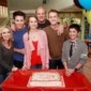 good-luck-charlie-603454l-thumbnail_gallery
