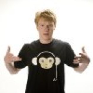 MV5BMTM1NDA3ODM0NV5BMl5BanBnXkFtZTcwMzE2NjAxNQ@@._V1._CR64,0,466,466_SS100_ - Adam Hicks