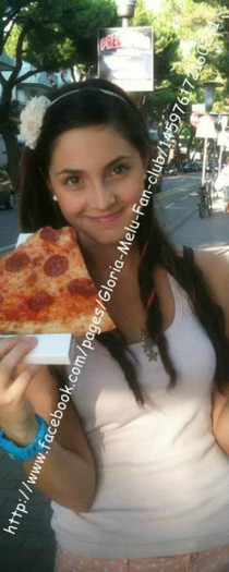 - Nu pânge ;o3 , totuşi Vlad putea să-ţi zică că e gay înainte să te lase însărcinată :-< . - x - Piscotsel Room - x