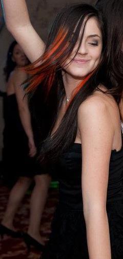 - ( cântând ) I am sexy and I know it . Woo woo =)) . - x - Piscotsel Room - x