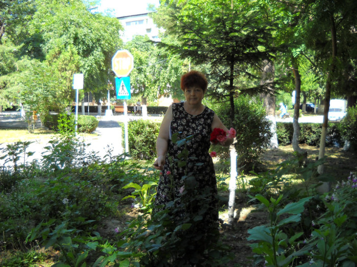 DSCN1765; Eu in gradina
