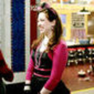 wizards-of-waverly-place-the-movie-112402l-thumbnail_gallery - Magicieni din waverly place