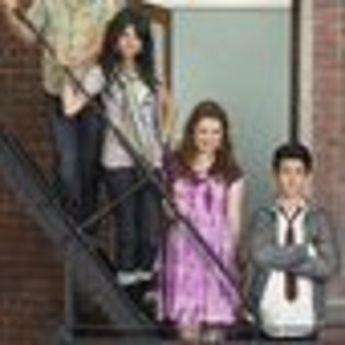 wizards-of-waverly-place-the-movie-130989l-thumbnail_gallery - Magicieni din waverly place