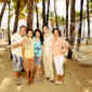 wizards-of-waverly-place-the-movie-336517l-thumbnail_gallery - Magicieni din waverly place
