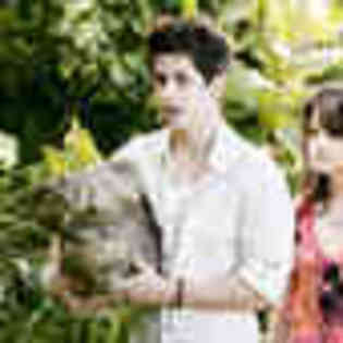 wizards-of-waverly-place-the-movie-387474l-thumbnail_gallery - Magicieni din waverly place
