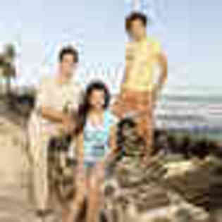 wizards-of-waverly-place-the-movie-540406l-thumbnail_gallery - Magicieni din waverly place