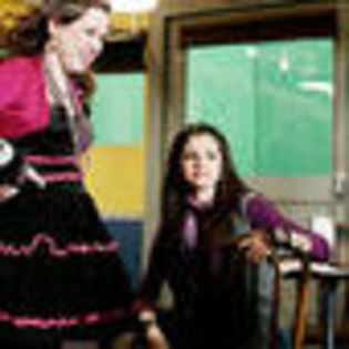 wizards-of-waverly-place-the-movie-549956l-thumbnail_gallery - Magicieni din waverly place