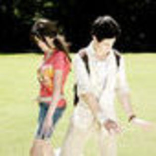 wizards-of-waverly-place-the-movie-587799l-thumbnail_gallery - Magicieni din waverly place