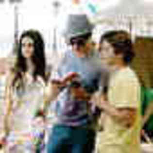 wizards-of-waverly-place-the-movie-617738l-thumbnail_gallery