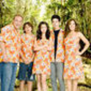 wizards-of-waverly-place-the-movie-723994l-thumbnail_gallery