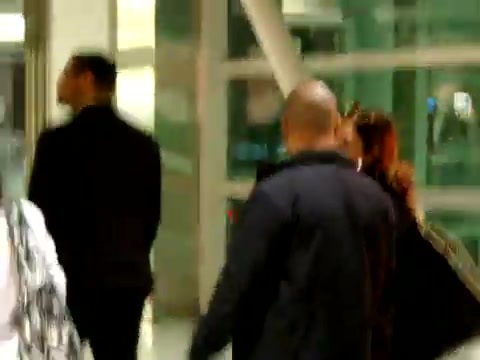Demi Lovato arriving in Detroit - Tuesday_ November 15th_ 2011 0509