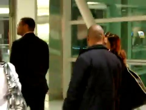 Demi Lovato arriving in Detroit - Tuesday_ November 15th_ 2011 0521