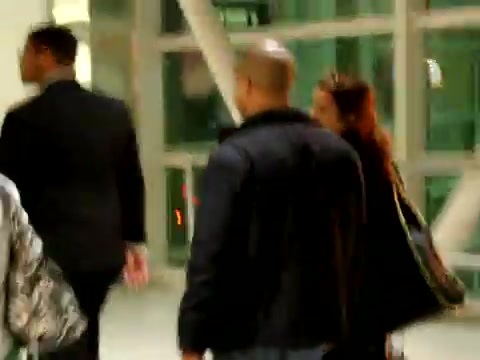 Demi Lovato arriving in Detroit - Tuesday_ November 15th_ 2011 0432 - Demilush - Arriving in Detroit Tuesday November 15th 2011 Part oo1