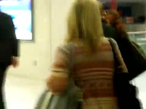 Demi Lovato arriving in Detroit - Tuesday_ November 15th_ 2011 1717