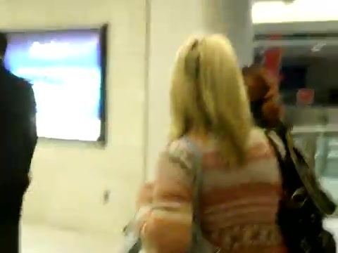 Demi Lovato arriving in Detroit - Tuesday_ November 15th_ 2011 1792