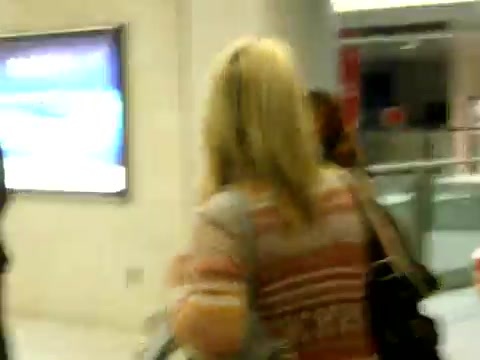 Demi Lovato arriving in Detroit - Tuesday_ November 15th_ 2011 1825