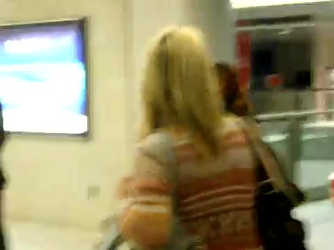 Demi Lovato arriving in Detroit - Tuesday_ November 15th_ 2011 1826