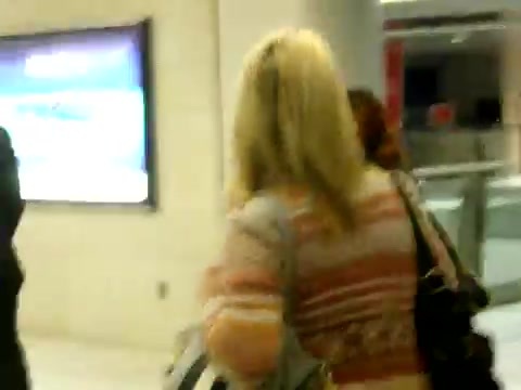 Demi Lovato arriving in Detroit - Tuesday_ November 15th_ 2011 1827