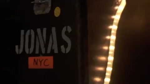 Demi Lovato & Jonas Brothers - Behind The Scenes (2010 Walmart Soundcheck).mp4 0026 - Demilush And Jonas Brothers - Behind The Scenes 2010 Walmart Soundchek Part oo1