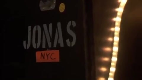 Demi Lovato & Jonas Brothers - Behind The Scenes (2010 Walmart Soundcheck).mp4 0148