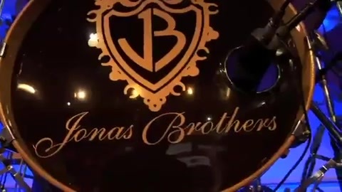 Demi Lovato & Jonas Brothers - Behind The Scenes (2010 Walmart Soundcheck).mp4 0181