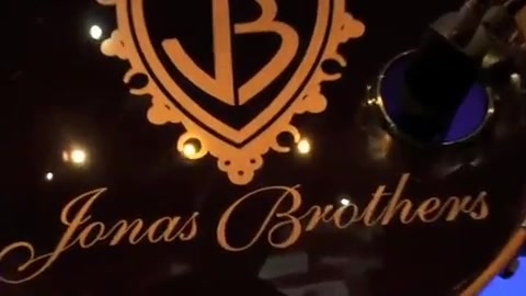 Demi Lovato & Jonas Brothers - Behind The Scenes (2010 Walmart Soundcheck).mp4 0245