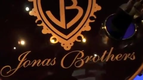 Demi Lovato & Jonas Brothers - Behind The Scenes (2010 Walmart Soundcheck).mp4 0252