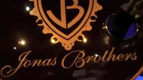 Demi Lovato & Jonas Brothers - Behind The Scenes (2010 Walmart Soundcheck).mp4 0258