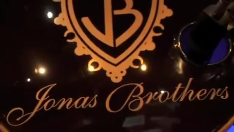 Demi Lovato & Jonas Brothers - Behind The Scenes (2010 Walmart Soundcheck).mp4 0286